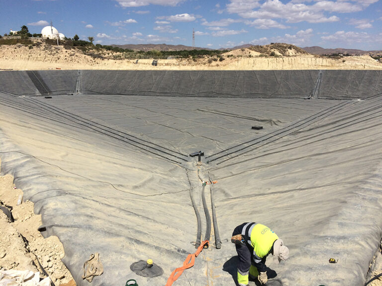 Construcción de cubierta flotantes 14000 m2